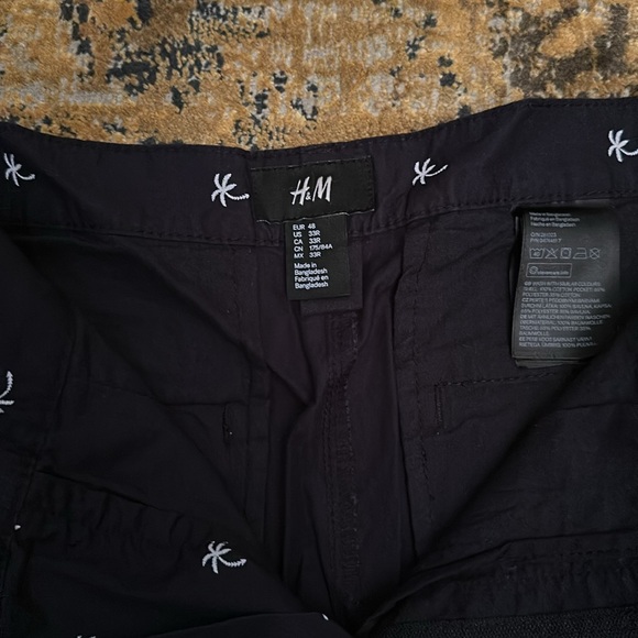 Men’s shorts - Picture 2 of 2